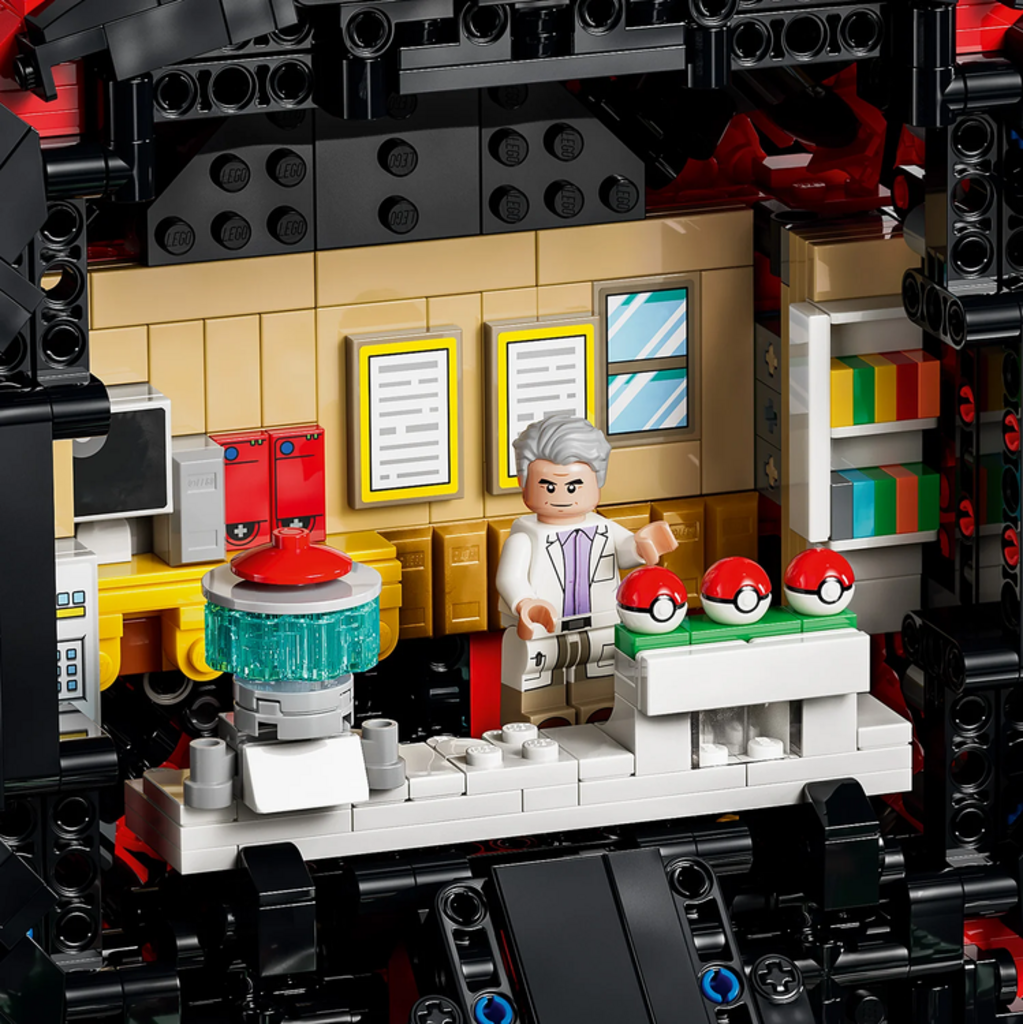 LEGO ICONIC TRAINER MOMENTS POKE BALL