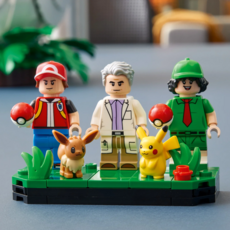 LEGO ICONIC TRAINER MOMENTS POKE BALL