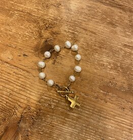 Pearls of Faith Cross Bracelet