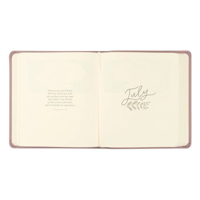 One Thing I Ask 5-Year Prayer Journal: Mauves Theme