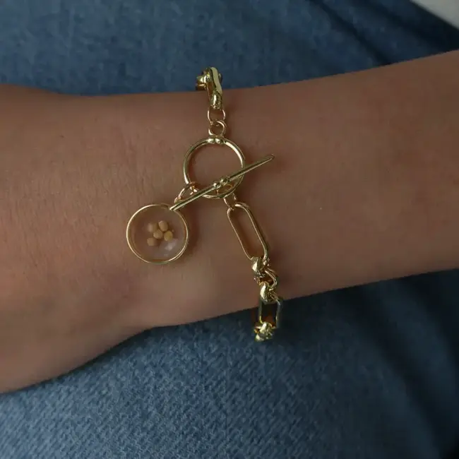 Timeless Toggle - Mustard Seed Cross