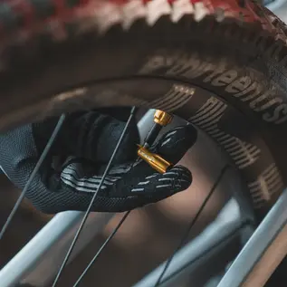 Lezyne Lezyne CNC TLR Presta Valve, 80mm - Red