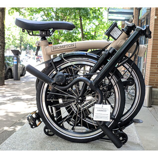 Brompton 2026 Brompton C Line 12spd - Mid - Rack - Dune Sand / Black