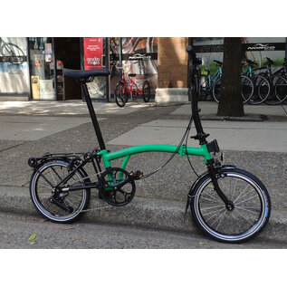 Brompton 2026 Brompton C Line Urban 4spd - Mid/Rack - Palm Green/Black