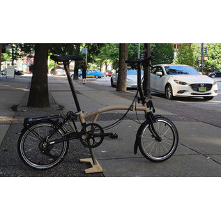 Brompton 2026 Brompton C Line Explore 12spd - Low/Rack - Dune Sand / Black
