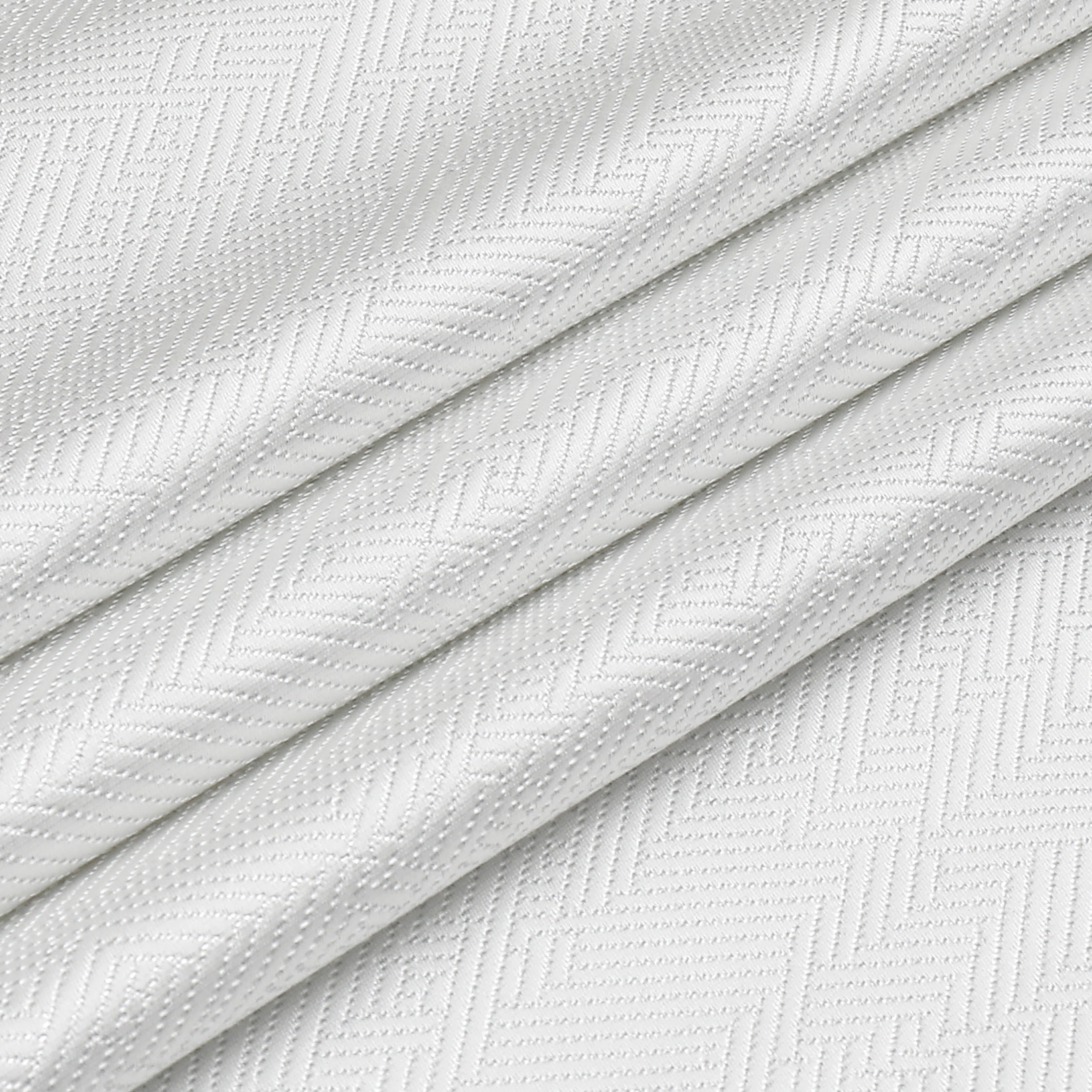 TC1335- 70 x 144 Jacquard  Desert White Silver Tablecloth