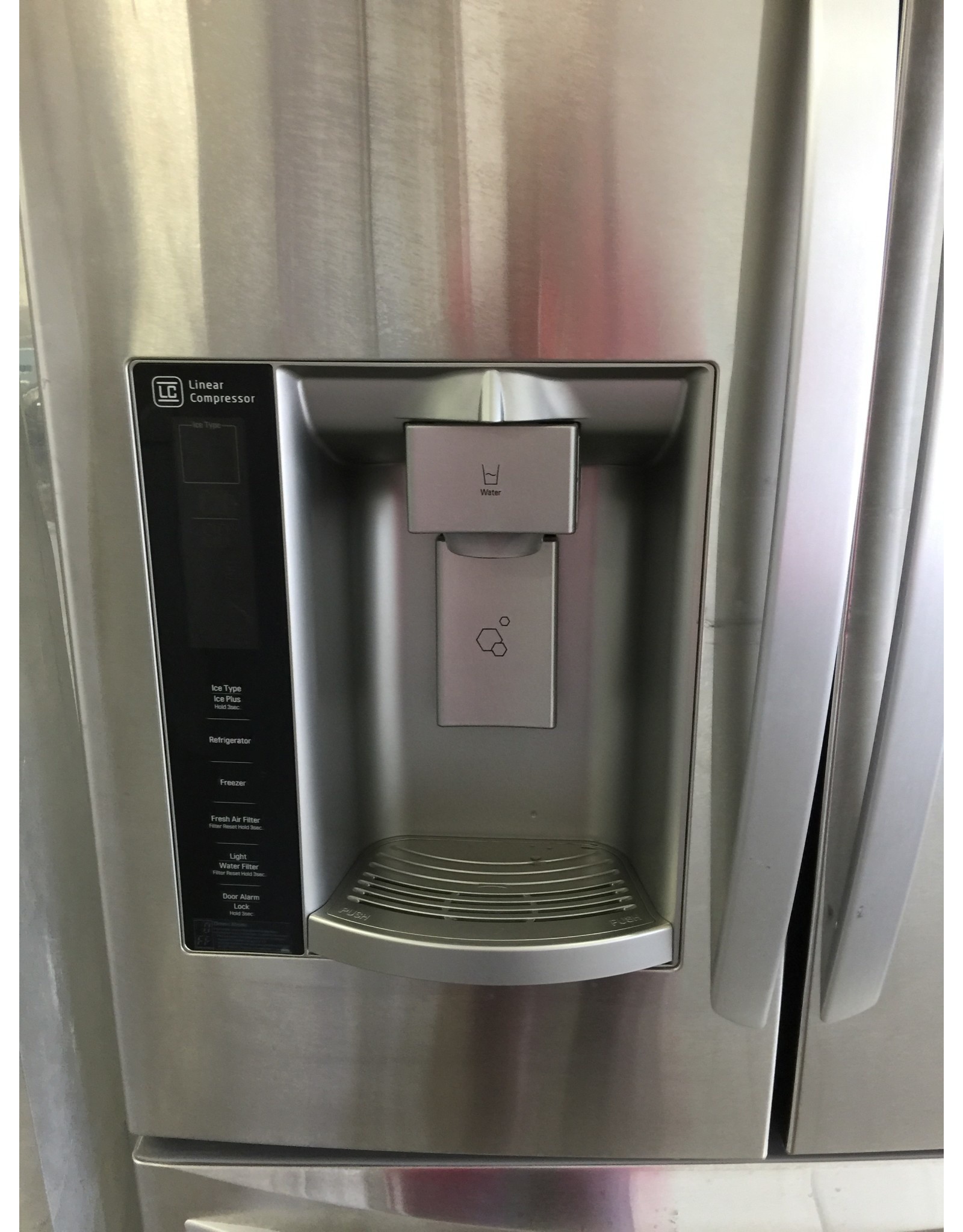 LG LG STAINLESS FRENCH DOOR REFRIGERATOR W/ICE & WATER DISPENSER ...