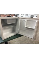 haier mini fridge model hsb03
