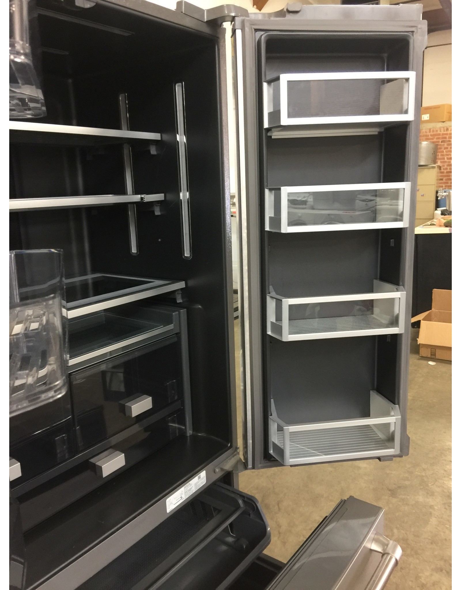 JENNAIR JENNAIR FRENCH DOOR STAINLESS REFRIGERATOR W/ICE & WATER