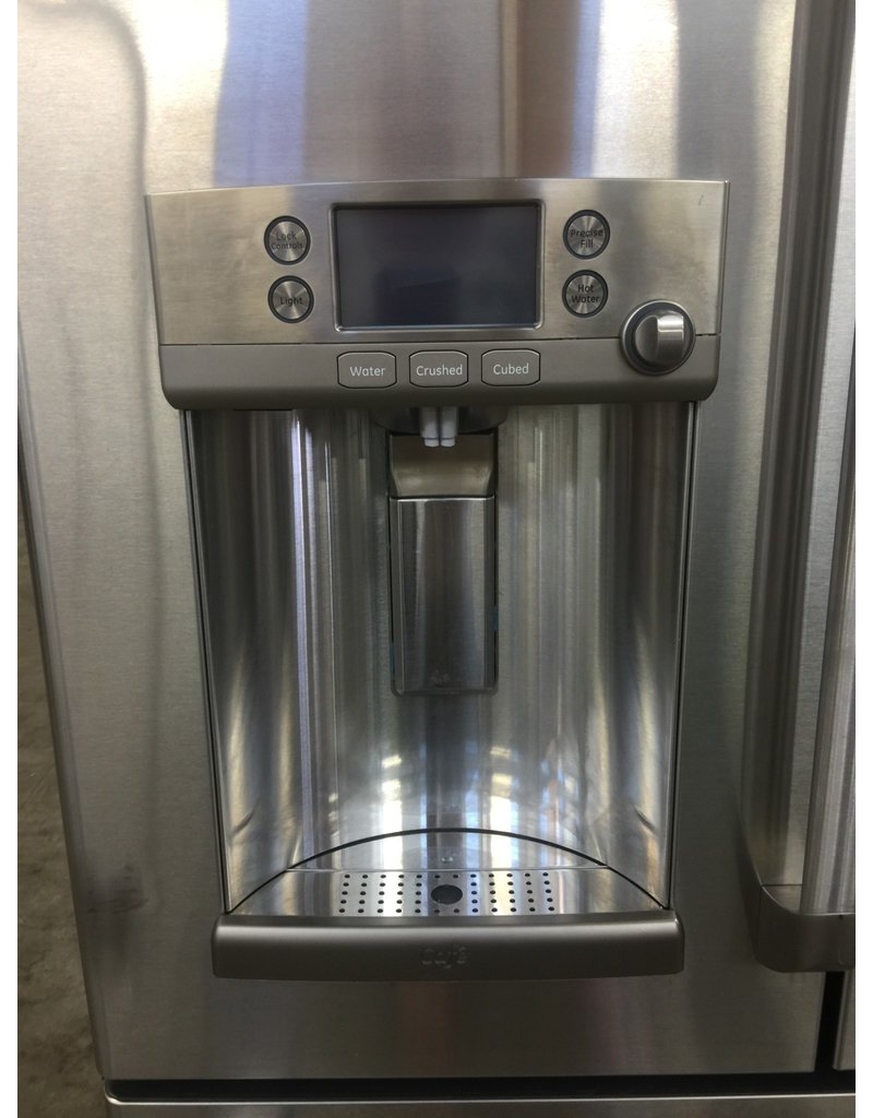 GE GE STAINLESS FRENCH DOOR REFRIGERATOR W/ICE & WATER DISPENSER