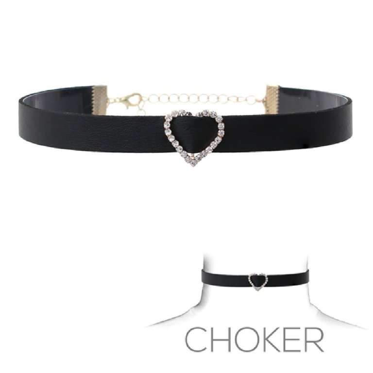 Groove Heart Buckle Choker