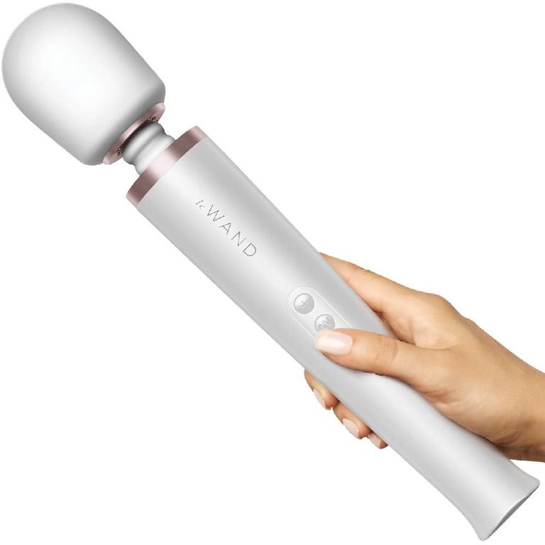Le Wand Rechargeable Vibrating 10-Speed Wand Massager