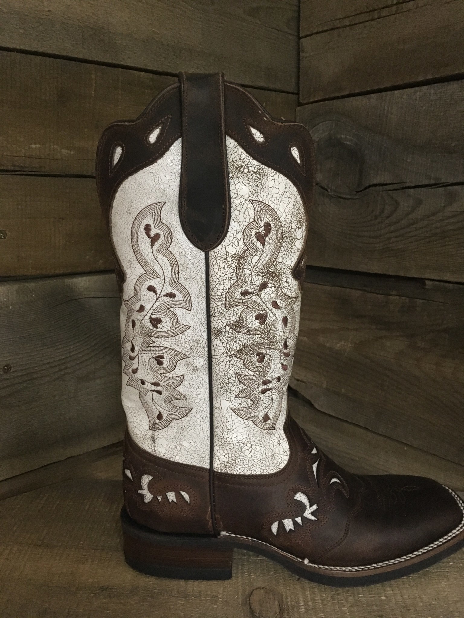 cowboy boots with saddle vamp