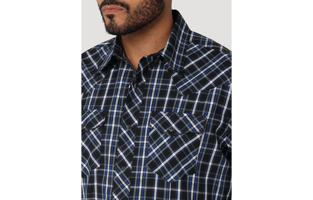 Wrangler Men's Black/Blue Plaid LS Shirt 2318682 - Corral Western Wear