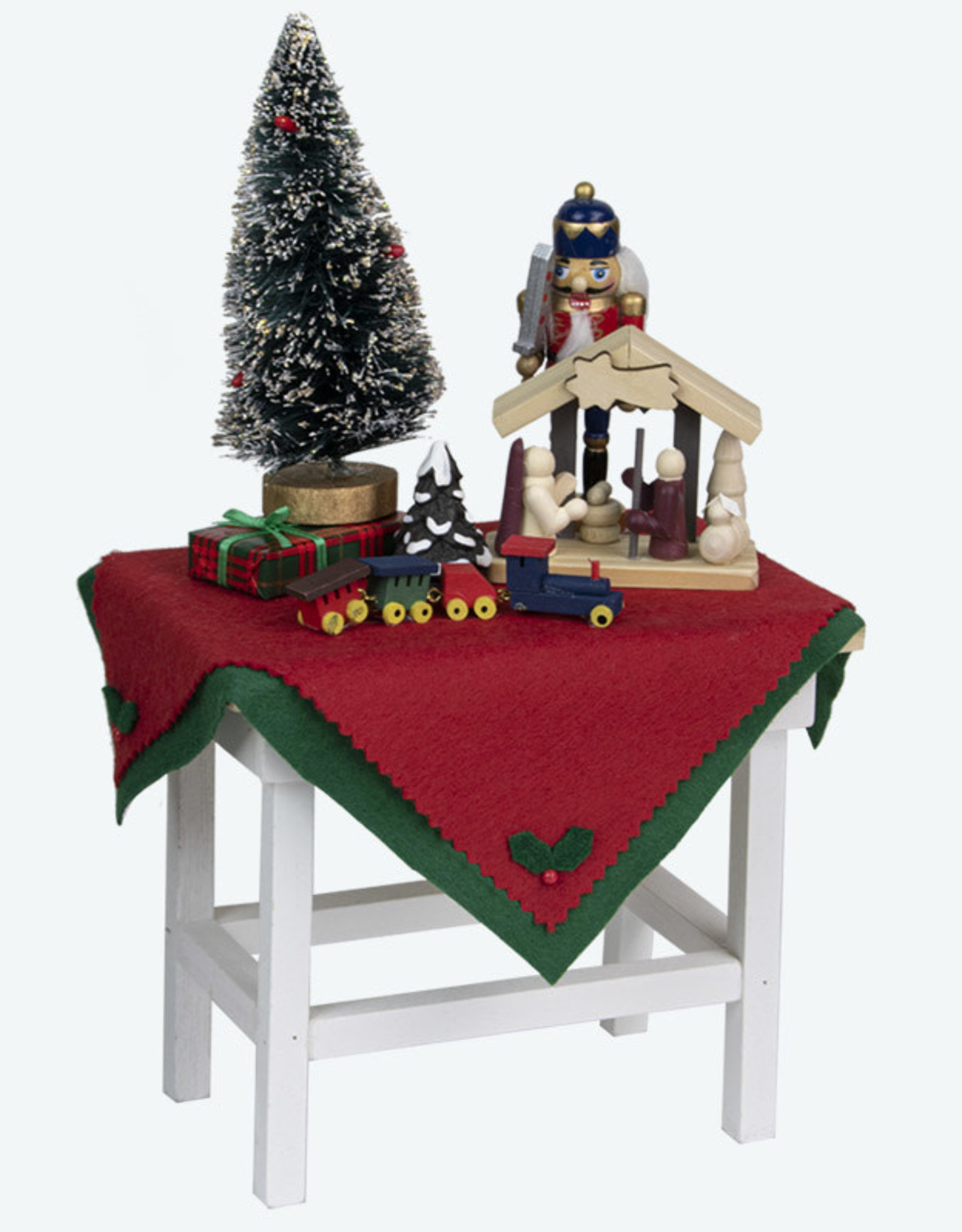 Byer's Choice Decorated Table