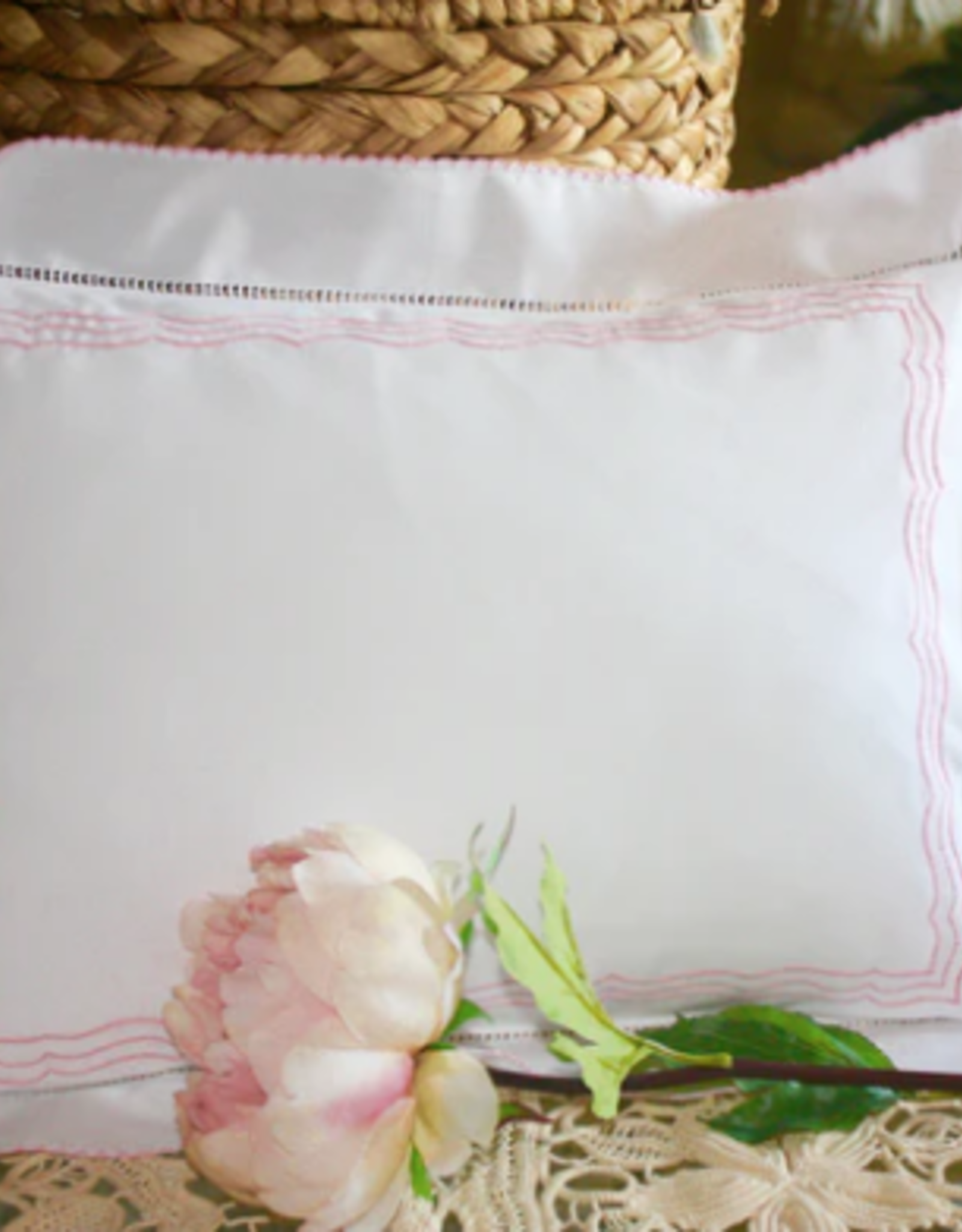Pillow Triple Curves Stitches Pink