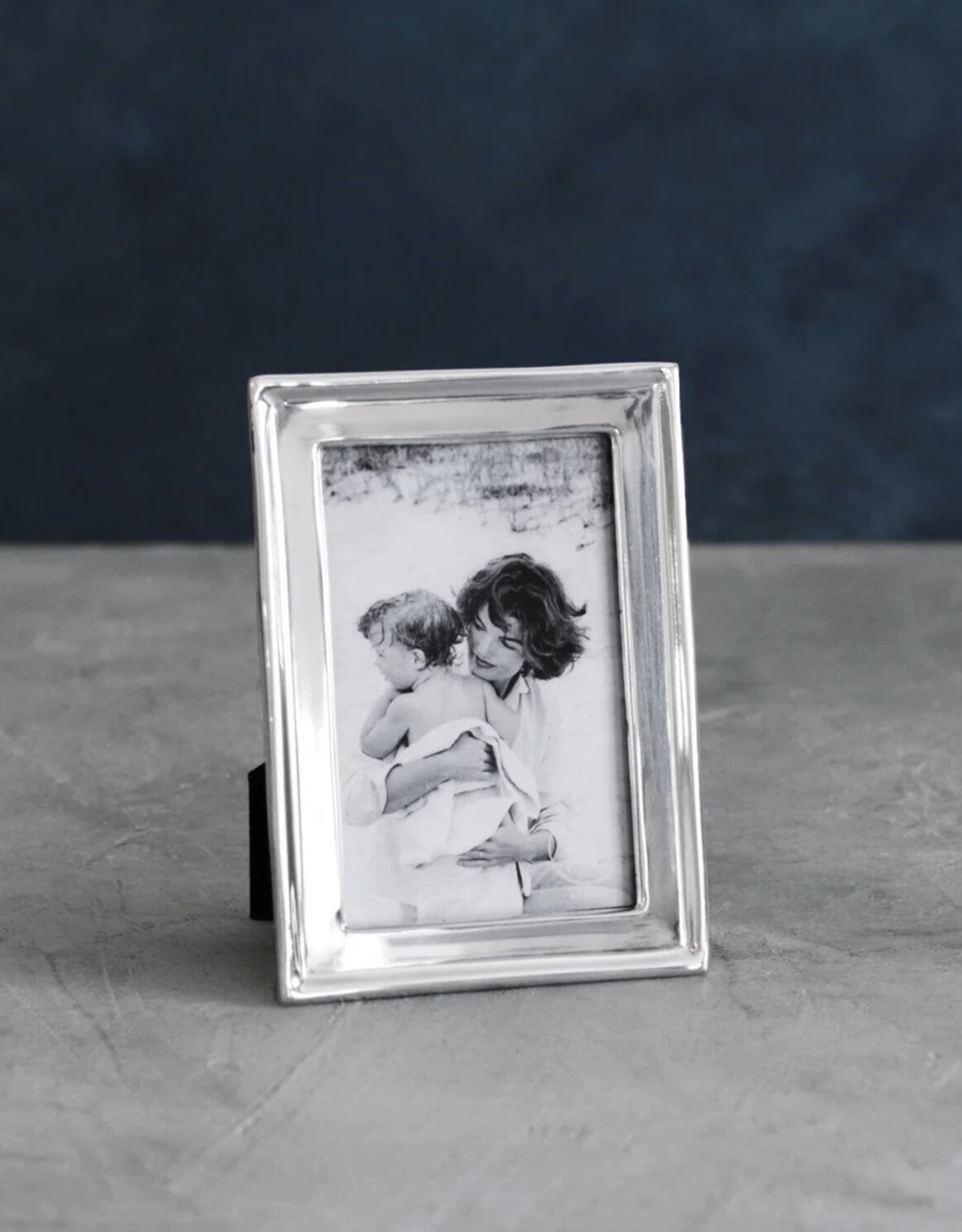Beatriz Ball Jason 4x6 Vertical Frame