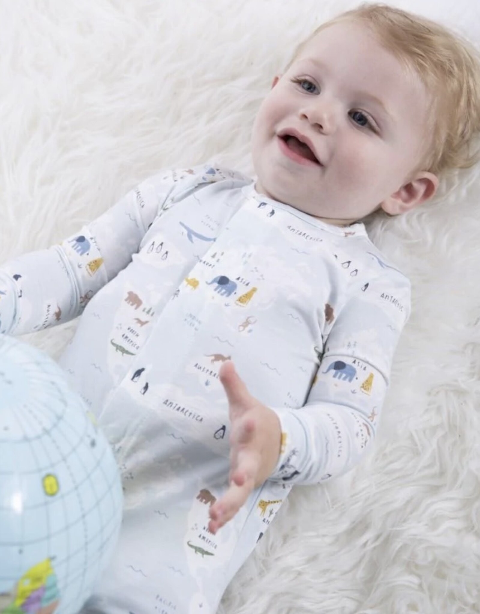 Magnetic Me Sea the World Modal Magnetic Footie