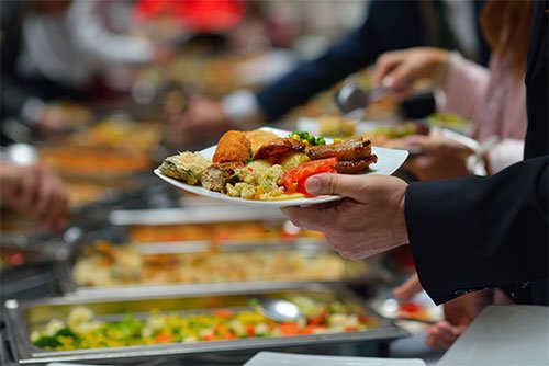 How to Avoid Overeating When Eating Out