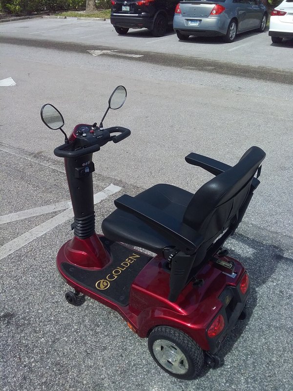 Golden Technologies Pre-owned - Golden Companion 3 Wheel Scooter Red (GC240)