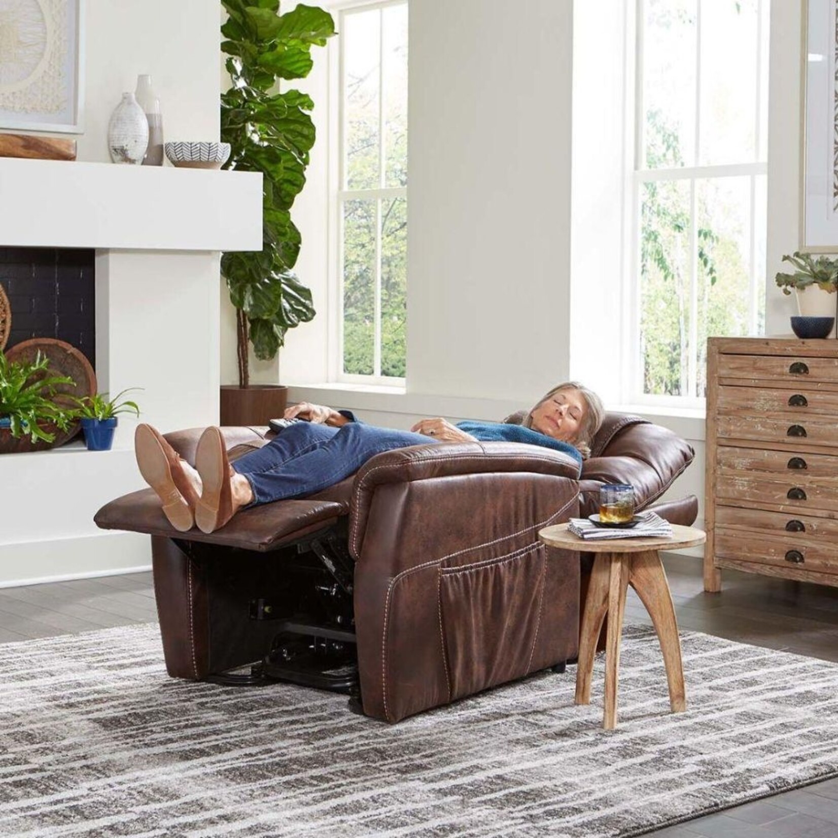 Dione Power Lift Chair