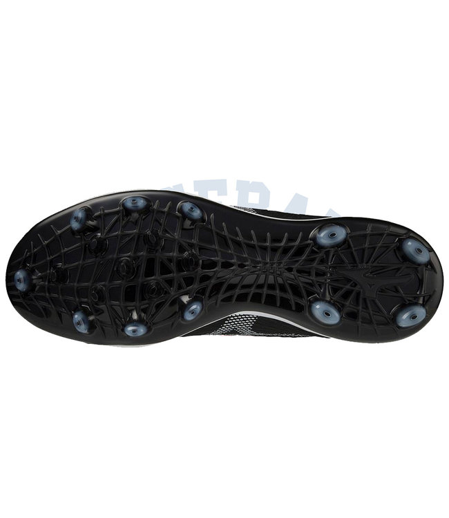 Dominant 4 TPU Low Cleats