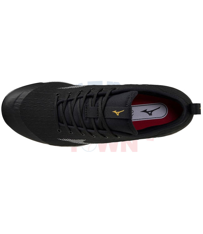 Dominant 4 Low Metal Cleats