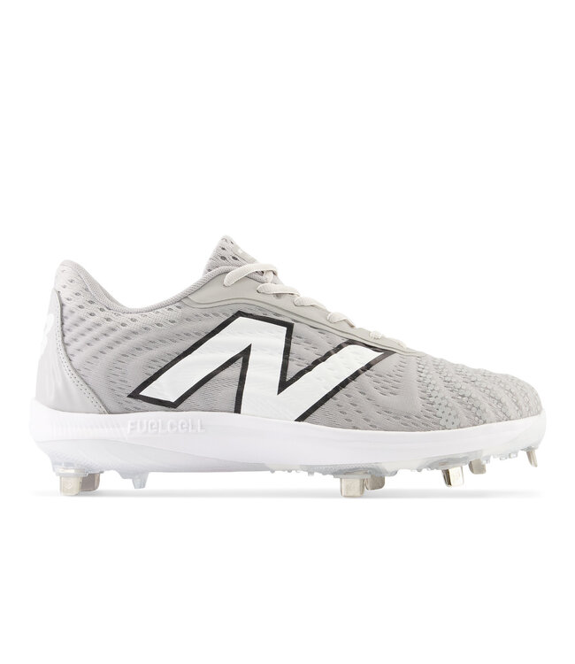 L4040 v7 Low Metal Baseball Cleats