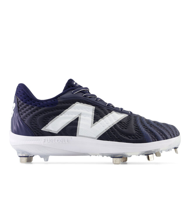 L4040 v7 Low Metal Baseball Cleats