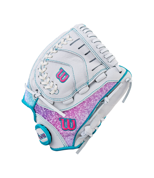 Wilson Flash™ 11” Youth Fastpitch Softball Glove