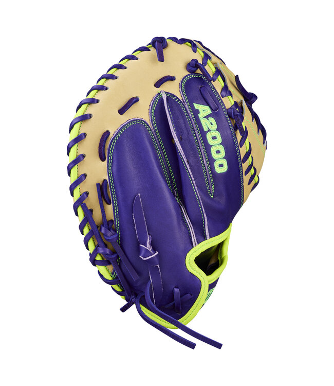 Wilson A2000 Spring 2026 FPCM23 34” Fastpitch Catcher’s Mitt