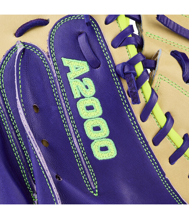 Wilson A2000 Spring 2026 FPCM23 34” Fastpitch Catcher’s Mitt