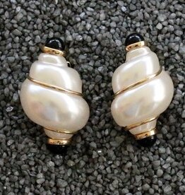 Jewelry VCExclusives: Conch Shell w/ Black and Gold