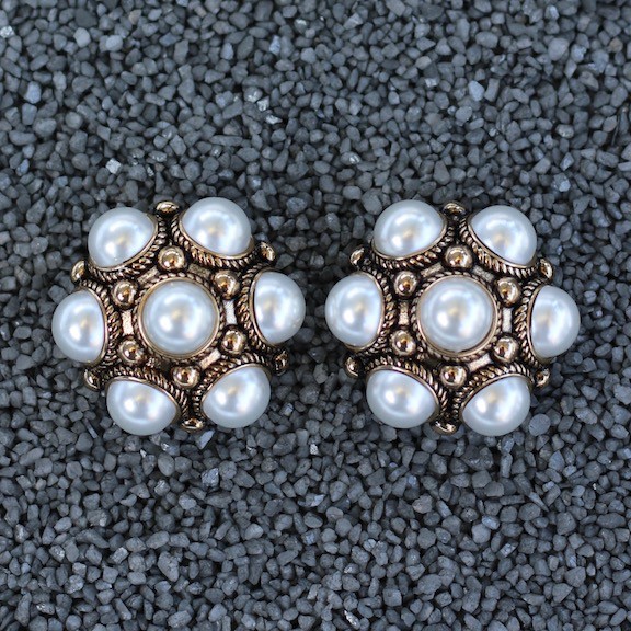 Jewelry VCExclusives: Dottie Pearl Cluster