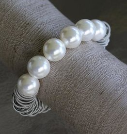 Jewelry VCExclusives: Pearls With Silver Wire