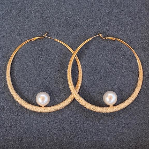 Jewelry VCExclusives: Gold Loop Pearl Pierced