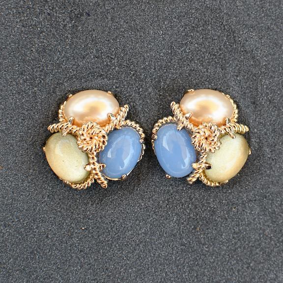 jewelry VCExclusives: Robin Pearl Lemon Blue Pierced