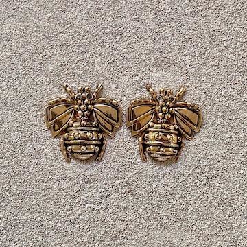 Jewelry VCExclusives: Gold Honeybee Pierced