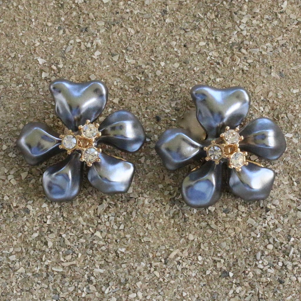 Jewelry KJLane: Flower Gray Pearl