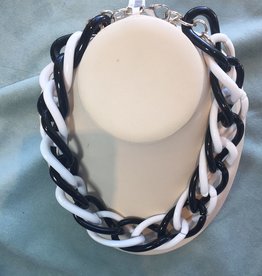 Jewelry VCExclusives: Black & White Links