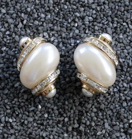Jewelry VCExclusives: Pearl & Crystals Conch