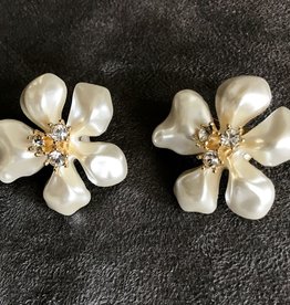 Jewelry KJLane: Flower White Pearl