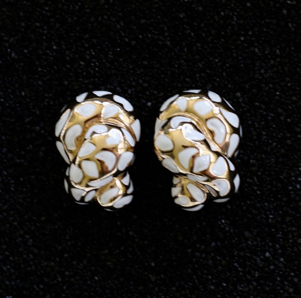 Jewelry VCExclusives: Leopard Coils White & Gold