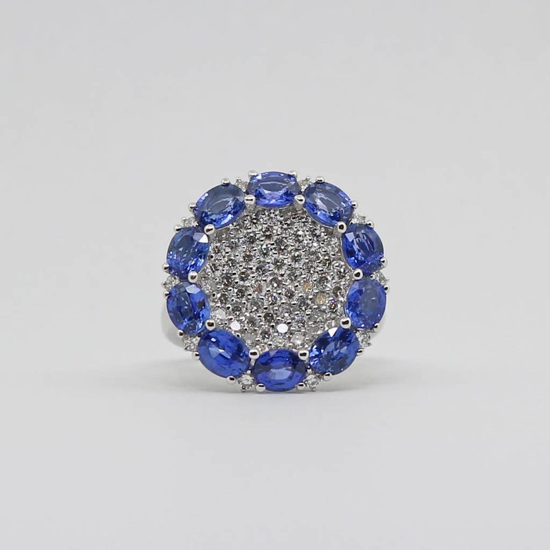 American Jewelry 14k White Gold 1.21ctw Diamond 4.25ctw Sapphire Oval Blue Sapphire Ladies Ring (size 7)