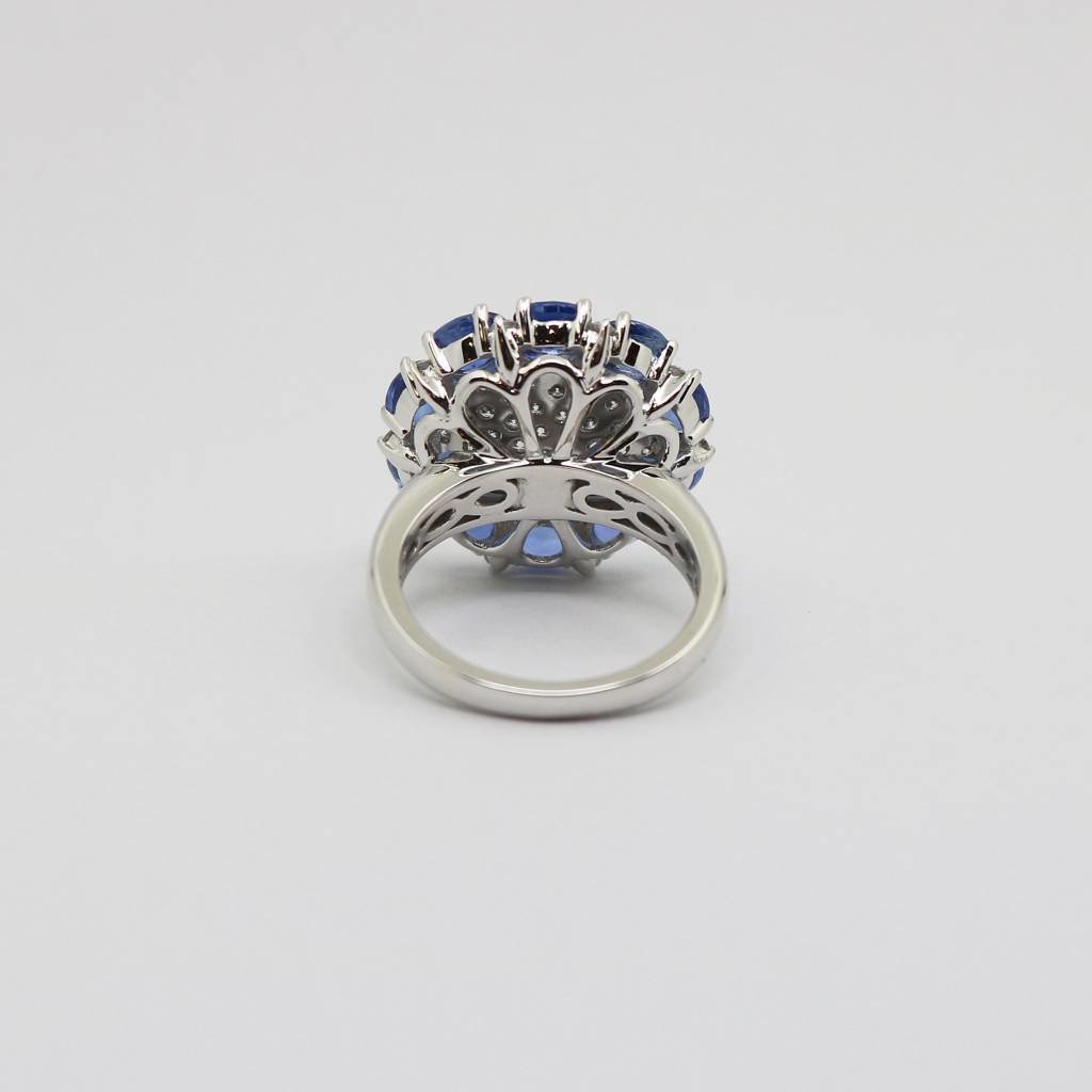 American Jewelry 14k White Gold Ladies Ring with 4.25ctw Oval Blue Sapphires & 1.21ctw Diamonds