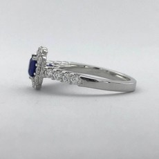 American Jewelry 14k White Gold .85ctw Diamond .98ct Sapphire Halo Ring (Size 6.5)