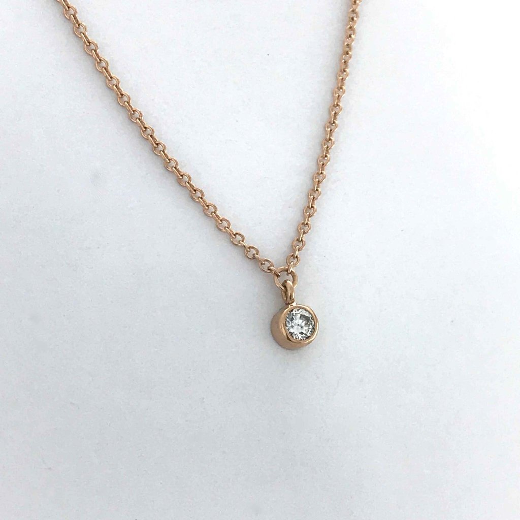 American Jewelry 14k Rose Gold 0.10ct Diamond Micro 3mm Bezel Dangle Necklace (18")