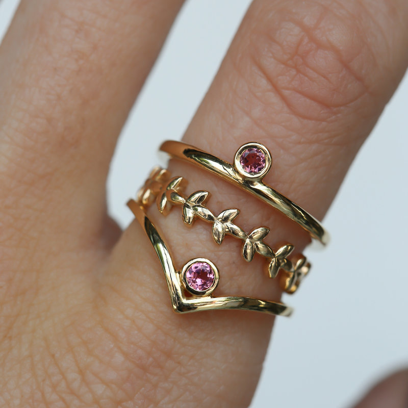 American Jewelry 14k Yellow Gold Pink Tourmaline Asymmetrical 3mm Bezel Stackable Ring (Size 6.5)