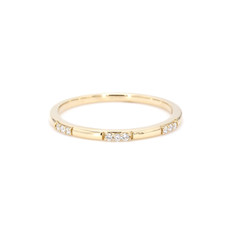 American Jewelry 14k Yellow Gold .08ctw Diamond Station Stackable Wedding Band (Size 7)