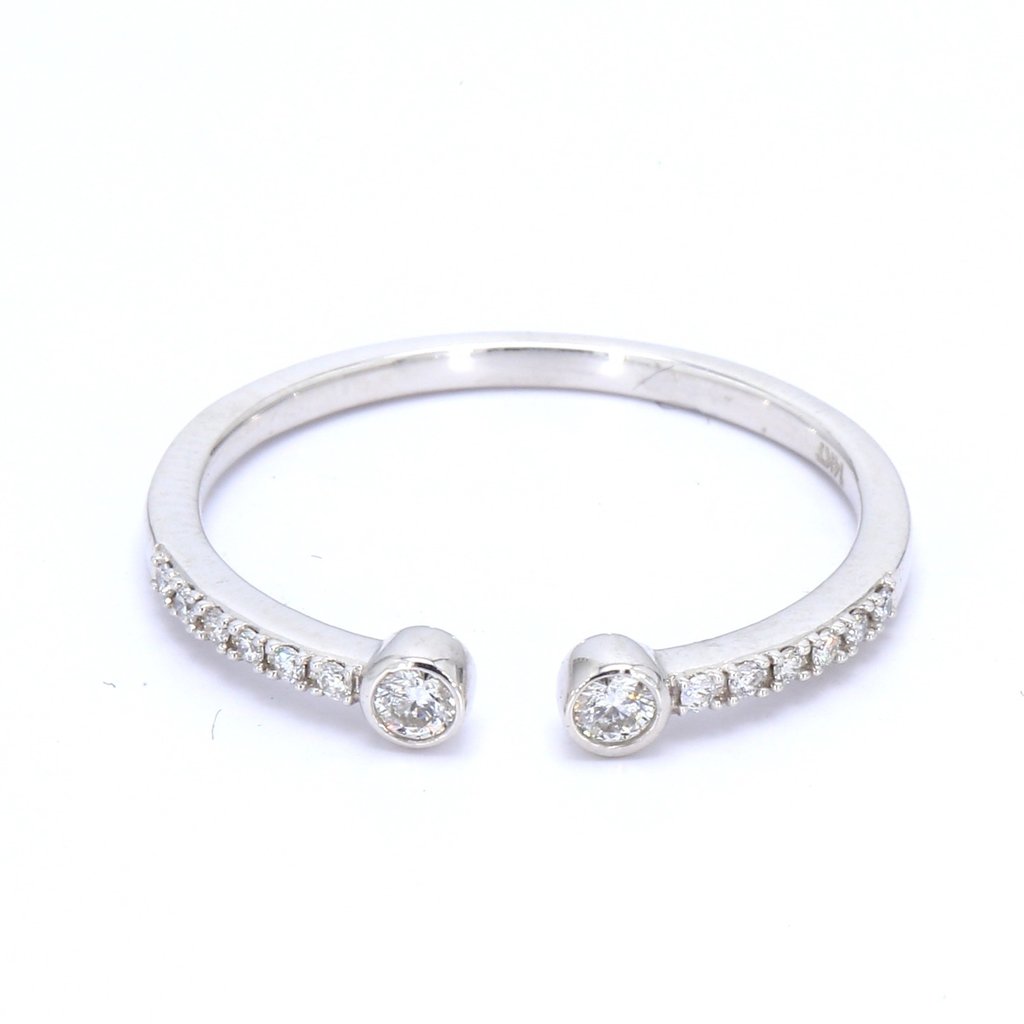 American Jewelry 14K White Gold 0.16ctw Diamond Bezel Wrap Ring (Size 7)
